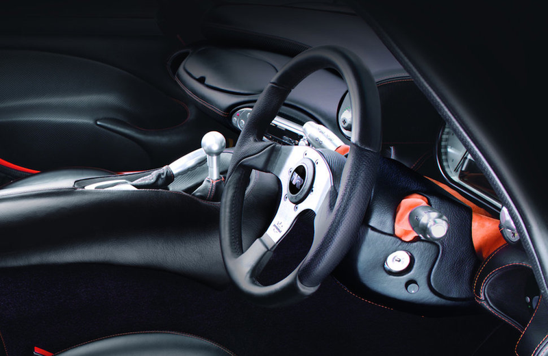 Illustration for article titled The Ten Most Infuriating Car Interiors Ever Made